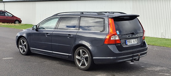Volvo V70 4 of 5