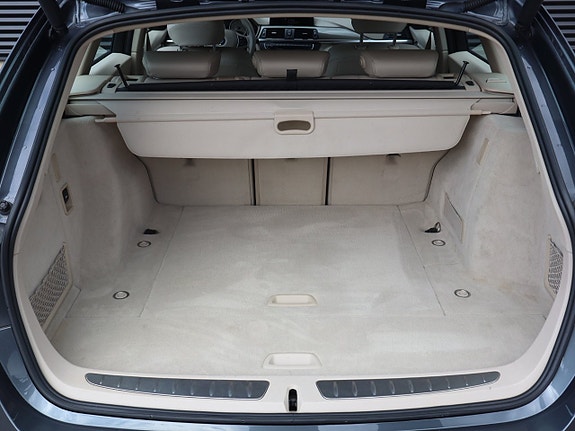 BMW 320d 16 of 17