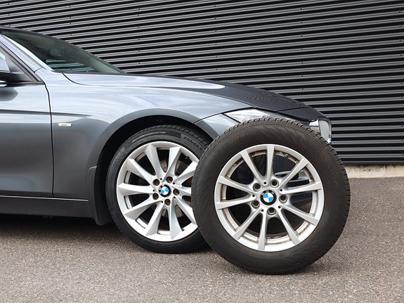 BMW 320d 5 of 17