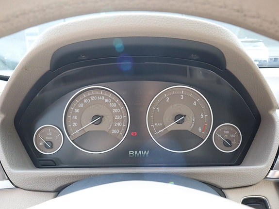 BMW 320d 12 of 17