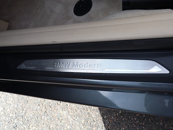 BMW 320d 14 of 17