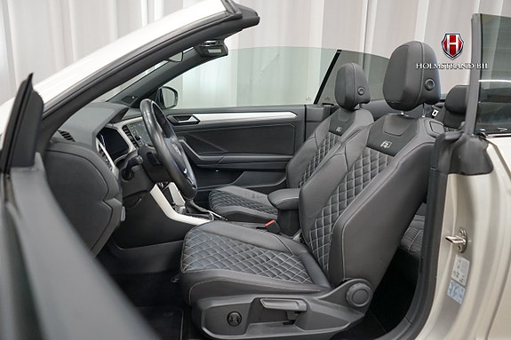 Volkswagen T-Roc 10 of 24
