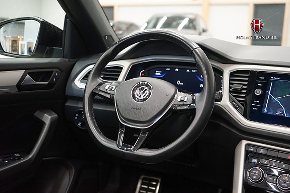 Volkswagen T-Roc 13 of 24