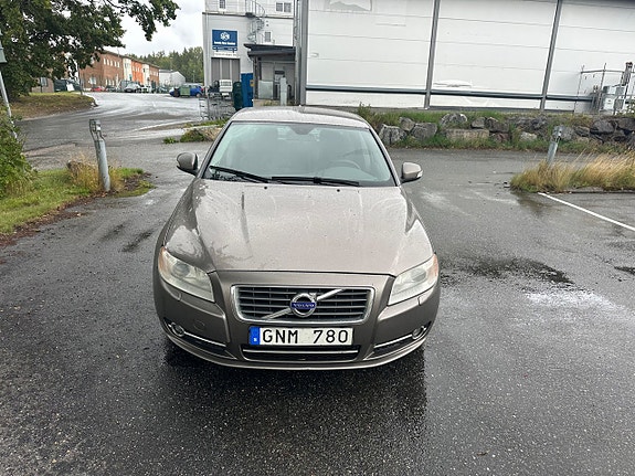 Volvo S80 2 of 15