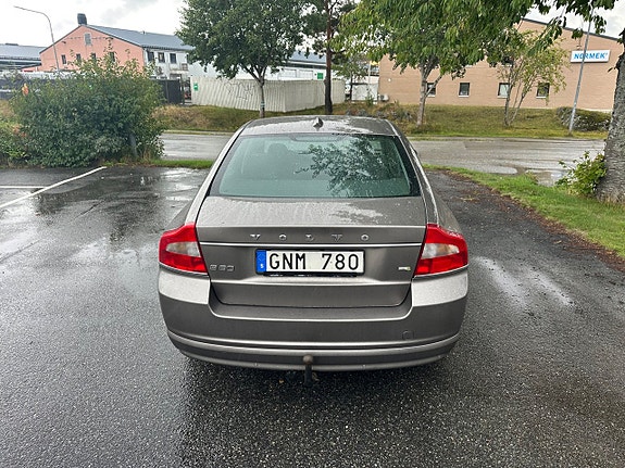 Volvo S80 7 of 15