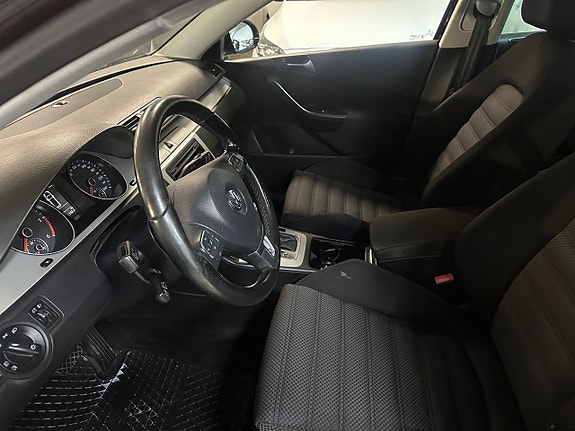 Volkswagen Passat 10 of 11