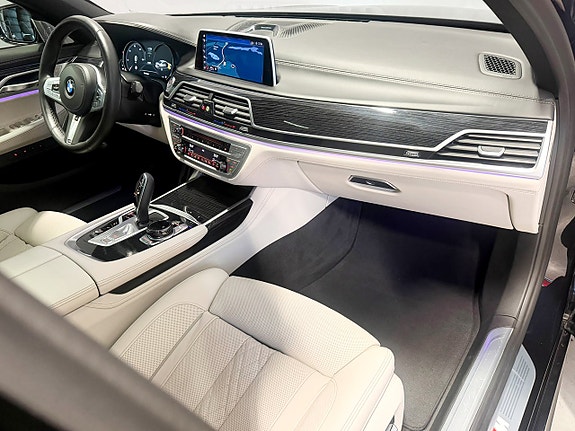 BMW 750d 13 of 30