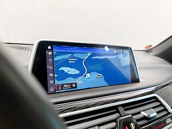 BMW 750d 26 of 30
