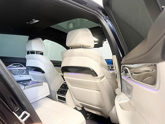 BMW 750d 16 of 30