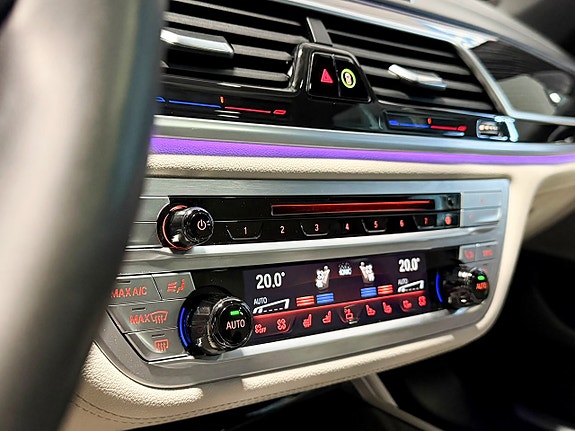 BMW 750d 29 of 30
