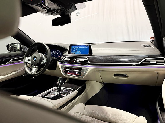 BMW 750d 15 of 30