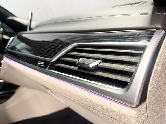BMW 750d 23 of 30