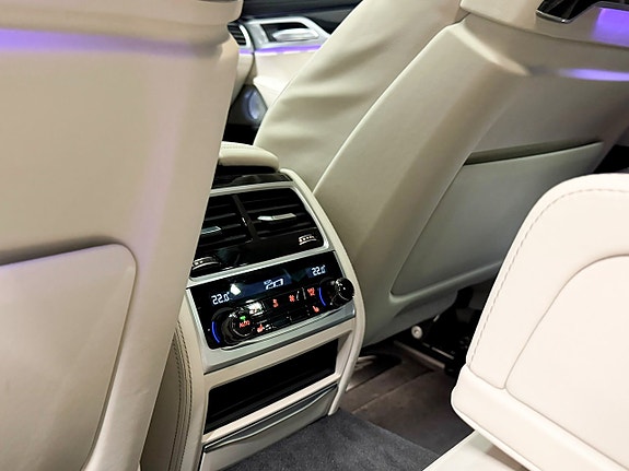 BMW 750d 20 of 30