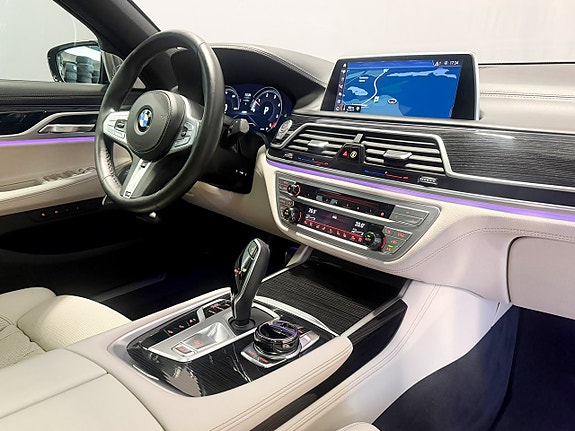 BMW 750d 14 of 30
