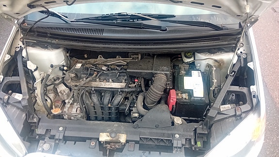 Mitsubishi Colt 8 of 10