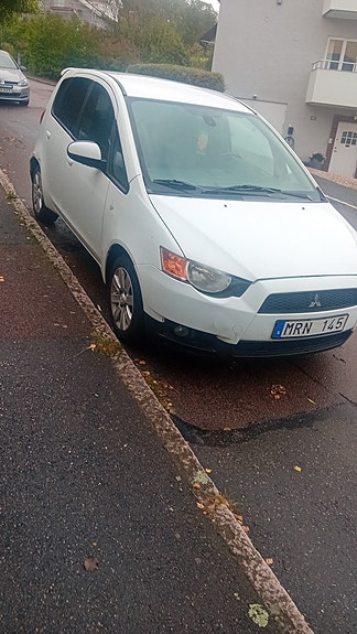 Mitsubishi Colt 3 of 10