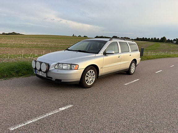Volvo V70 3 of 8