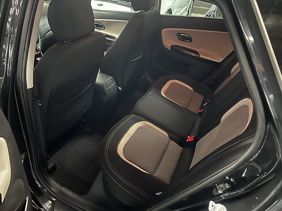 Kia Ceed 10 of 17