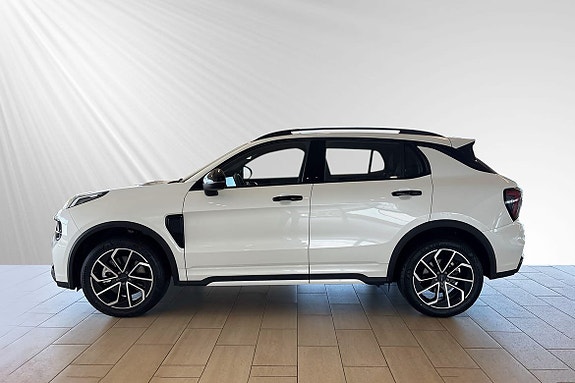 Lynk & Co 01 2 of 17
