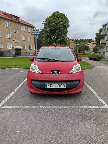 Peugeot 107 2 of 9