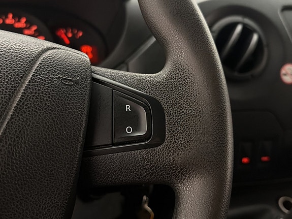 Nissan NV400 18 of 27