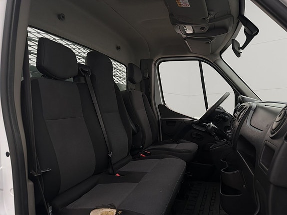 Nissan NV400 22 of 27