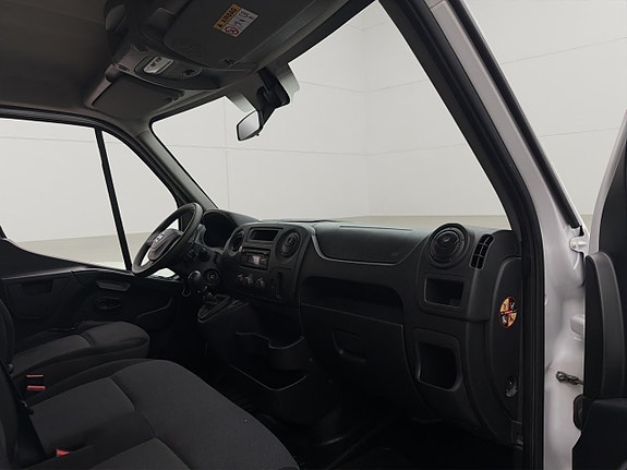 Nissan NV400 23 of 27