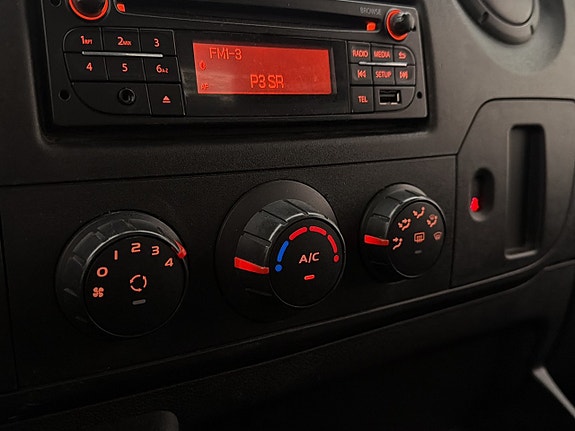 Nissan NV400 21 of 27