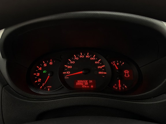 Nissan NV400 17 of 27