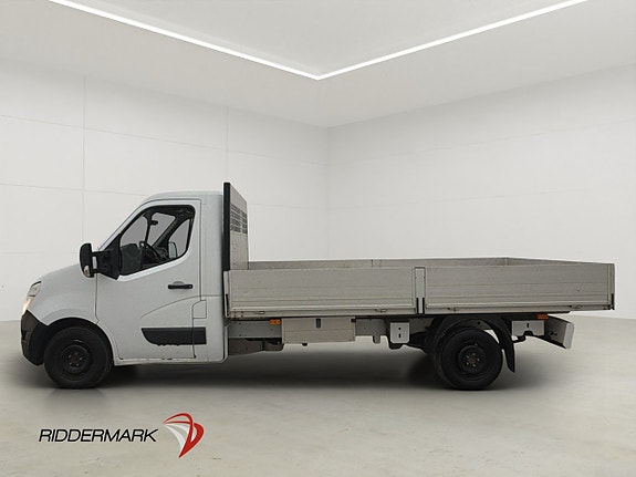 Nissan NV400 6 of 27