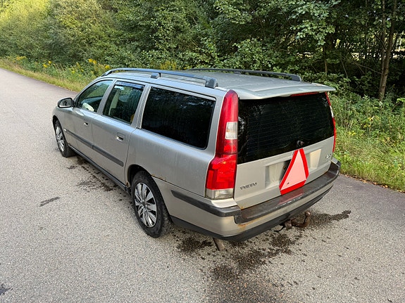 Volvo V70 4 of 4