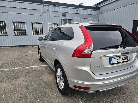 Volvo XC60 4 of 30