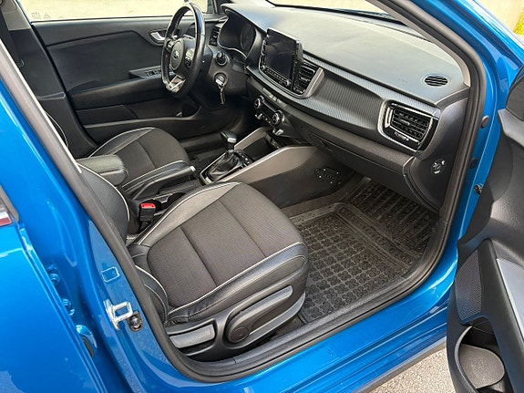 Kia Rio 7 of 9