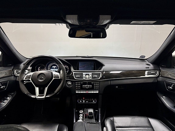 Mercedes-Benz E63 21 of 25