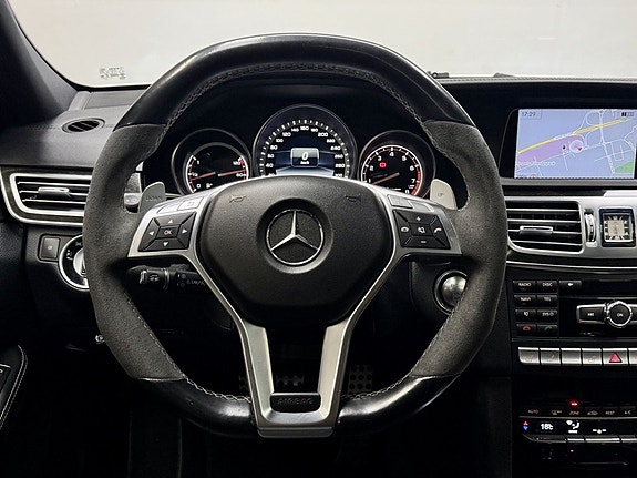 Mercedes-Benz E63 22 of 25