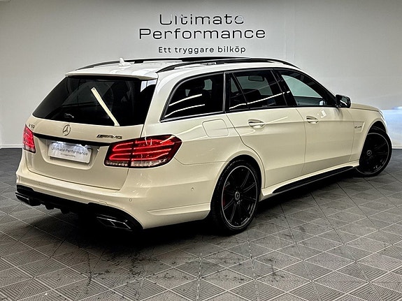 Mercedes-Benz E63 2 of 25