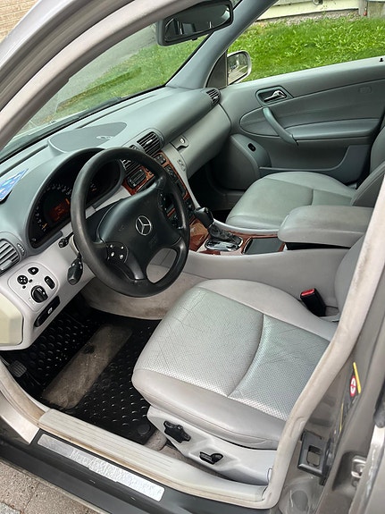 Mercedes-Benz C180 10 of 11