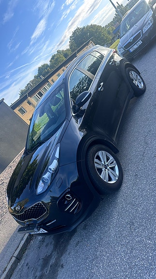 Kia Sportage 2 of 6