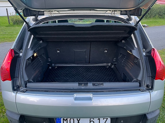 Peugeot 3008 4 of 9