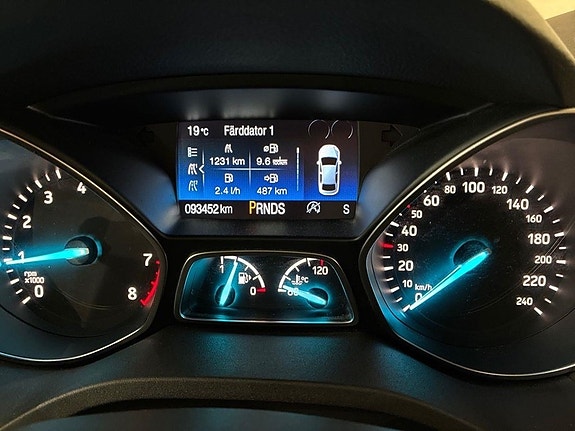 Ford Kuga 14 of 19