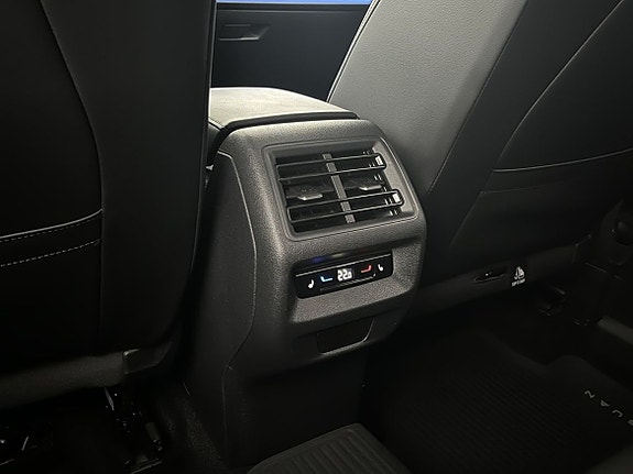 Volkswagen Tiguan 18 of 24