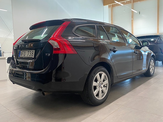 Volvo V60 3 of 15