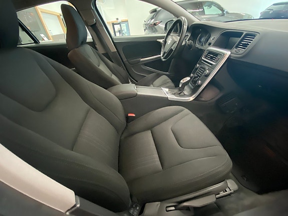 Volvo V60 13 of 15