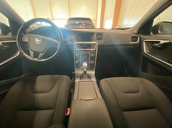 Volvo V60 9 of 15