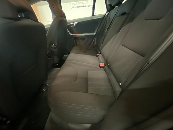 Volvo V60 6 of 15