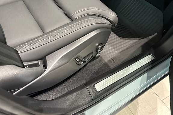 Volvo XC60 20 of 30