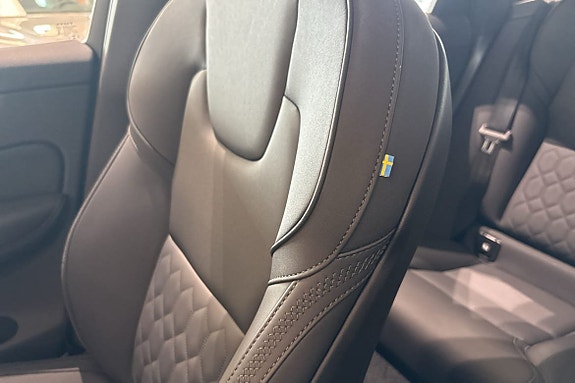 Volvo XC60 18 of 30