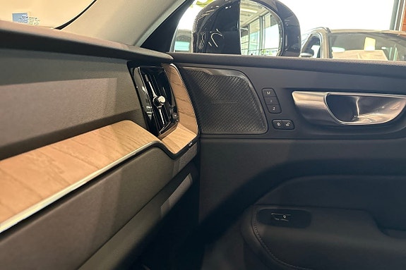 Volvo XC60 23 of 30