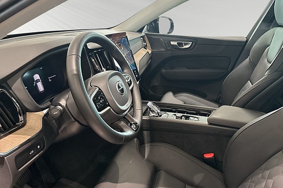 Volvo XC60 7 of 30