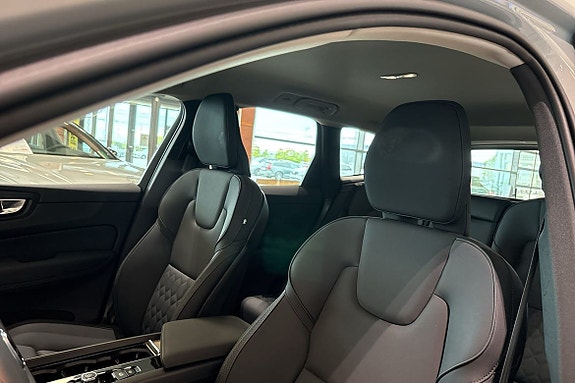 Volvo XC60 17 of 30